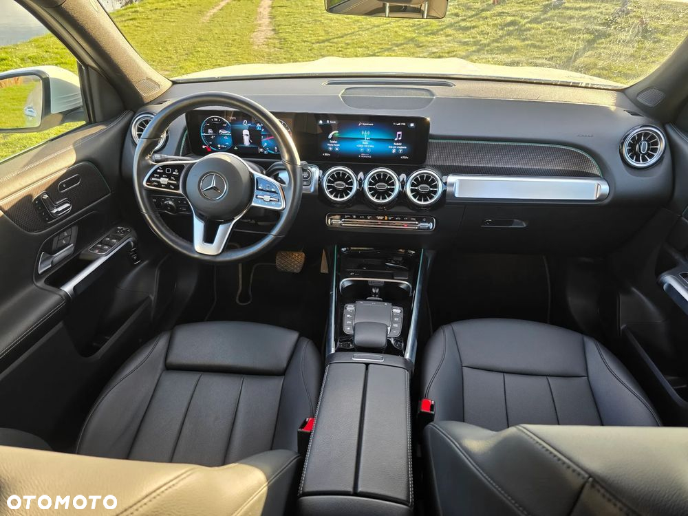 Mercedes-Benz GLB 250 4-Matic 8G-DCT - 14