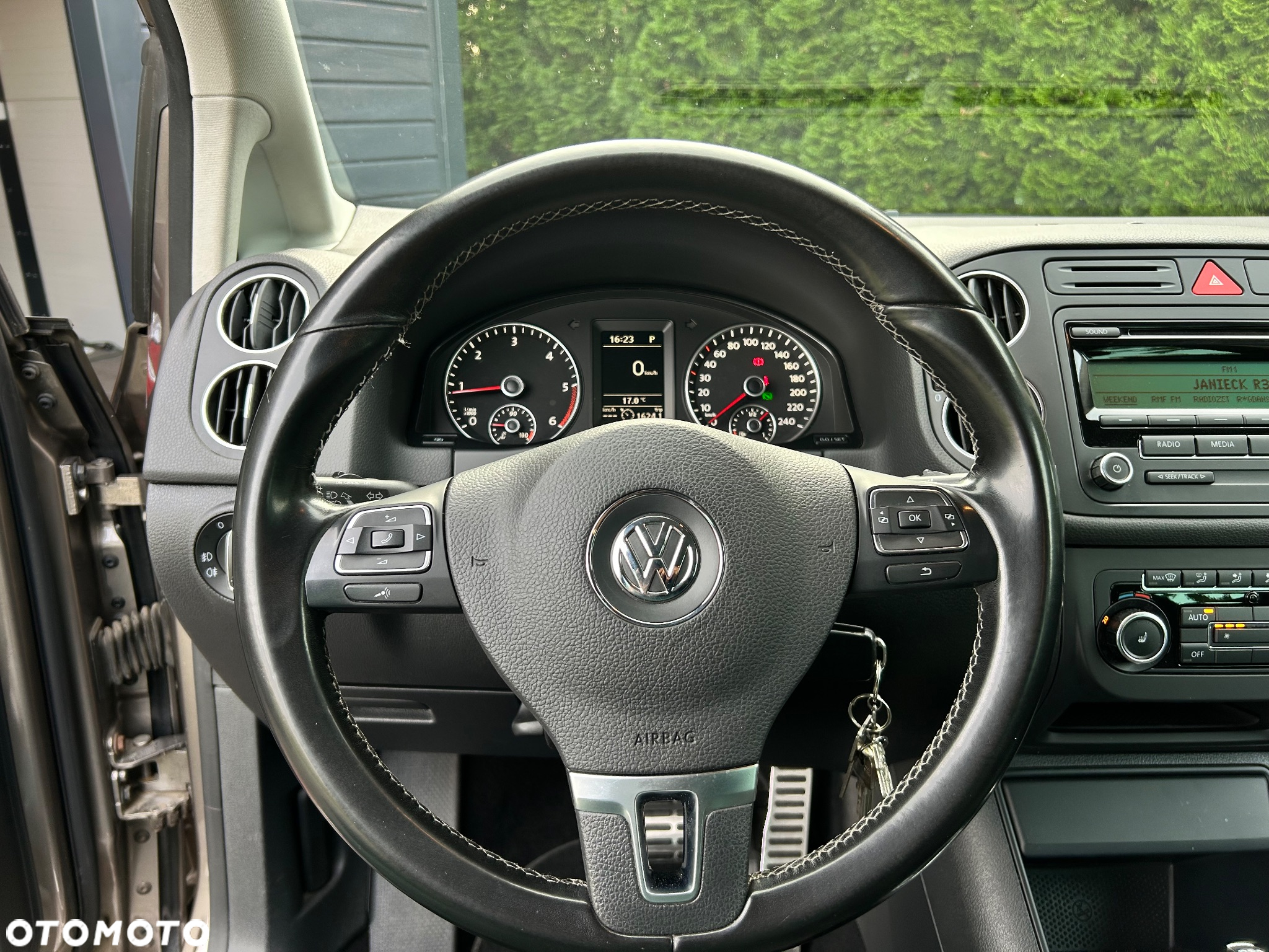 Volkswagen Golf Plus 1.6 TDI Highline DSG - 18