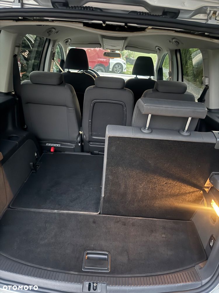 Volkswagen Touran 1.6 TDI DPF BlueMotion Technology DSG STYLE - 5