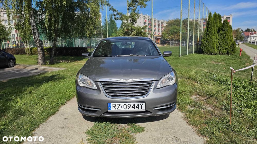 Chrysler 200 - 2