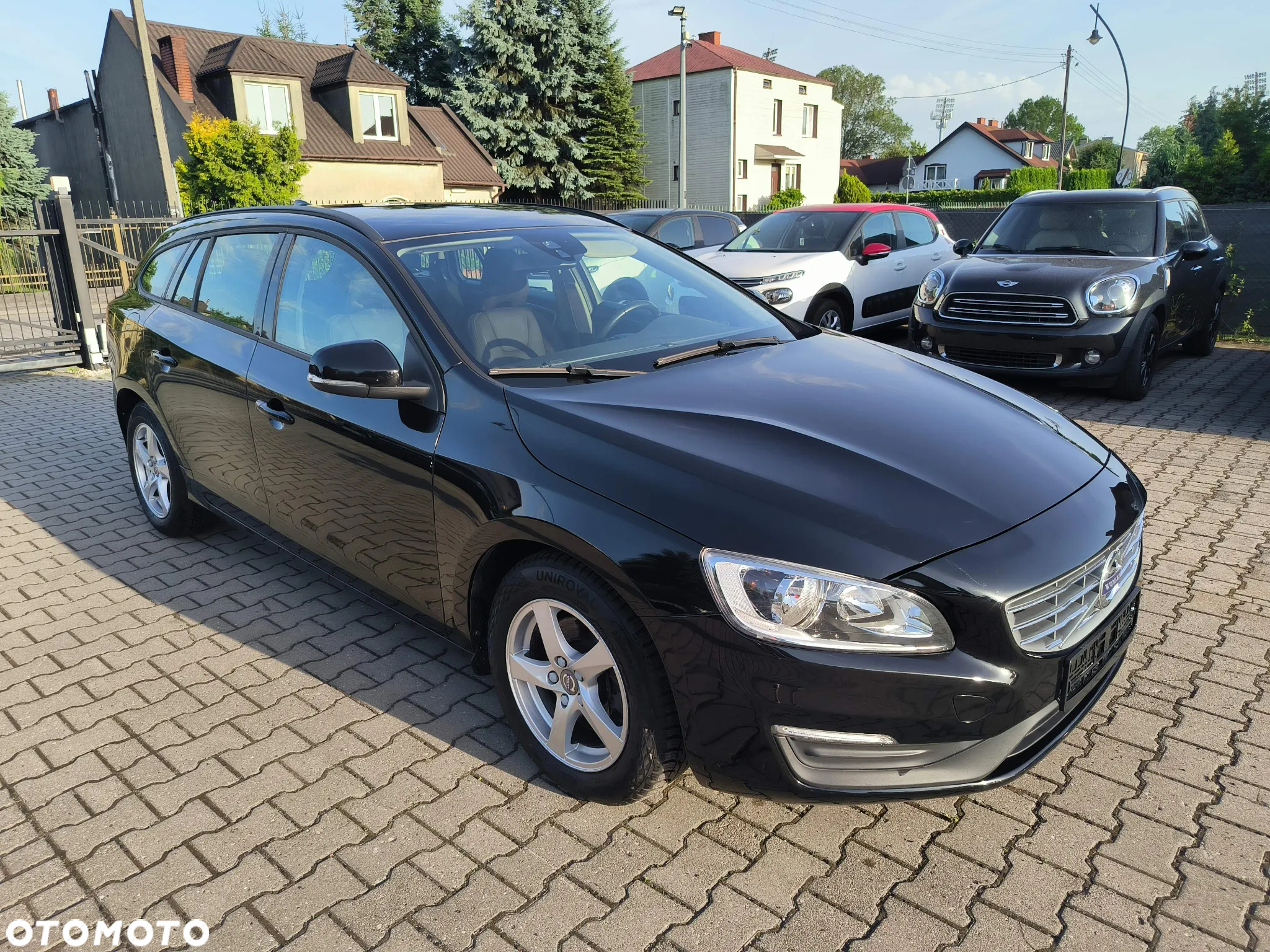 Volvo V60 D2 Drive-E Dynamic Edition (Kinetic) - 2