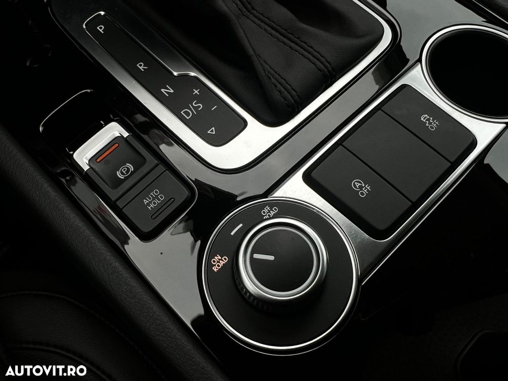 Volkswagen Touareg - 17