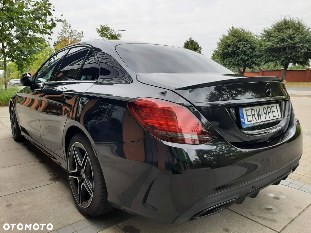Mercedes-Benz Klasa C 300 9G-TRONIC - 8