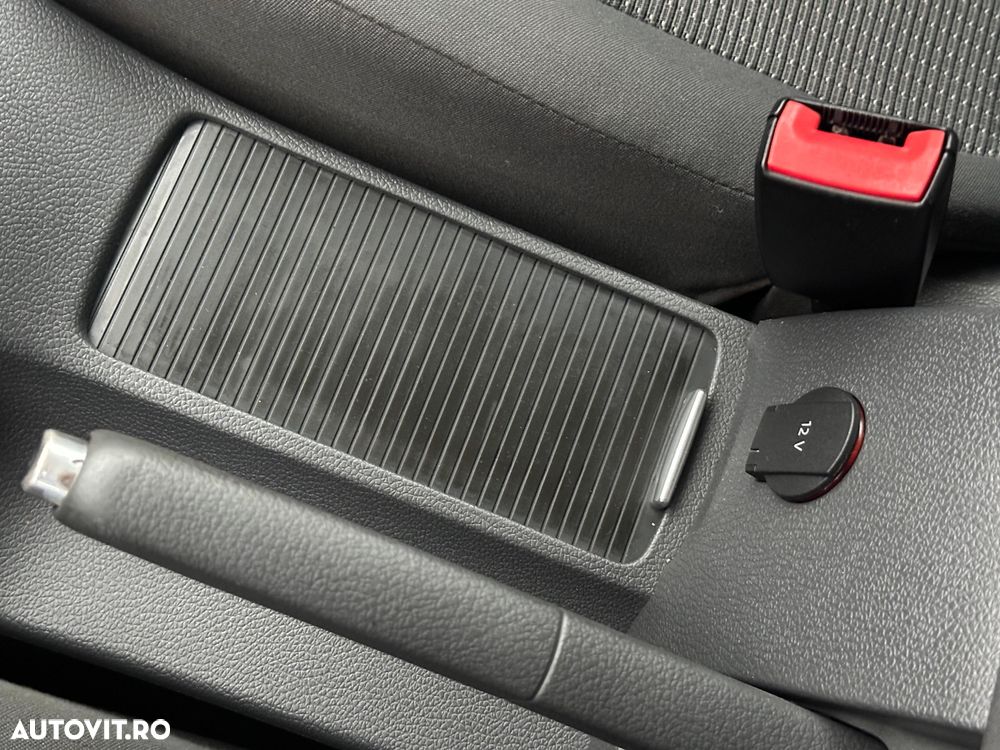 Volkswagen Jetta 1.9 TDI Comfortline - 10