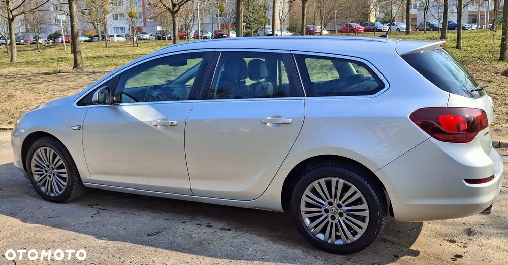 Opel Astra 1.4 T Cosmo - 4