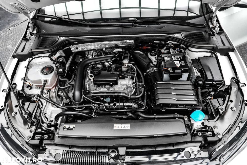 Volkswagen Golf 1.0 TSI Life - 24