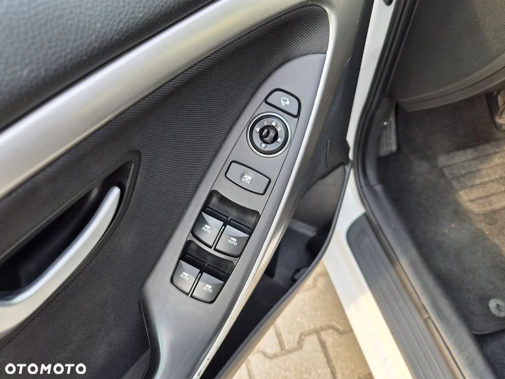 Hyundai i30 1.6 CRDI Intro Edition - 24