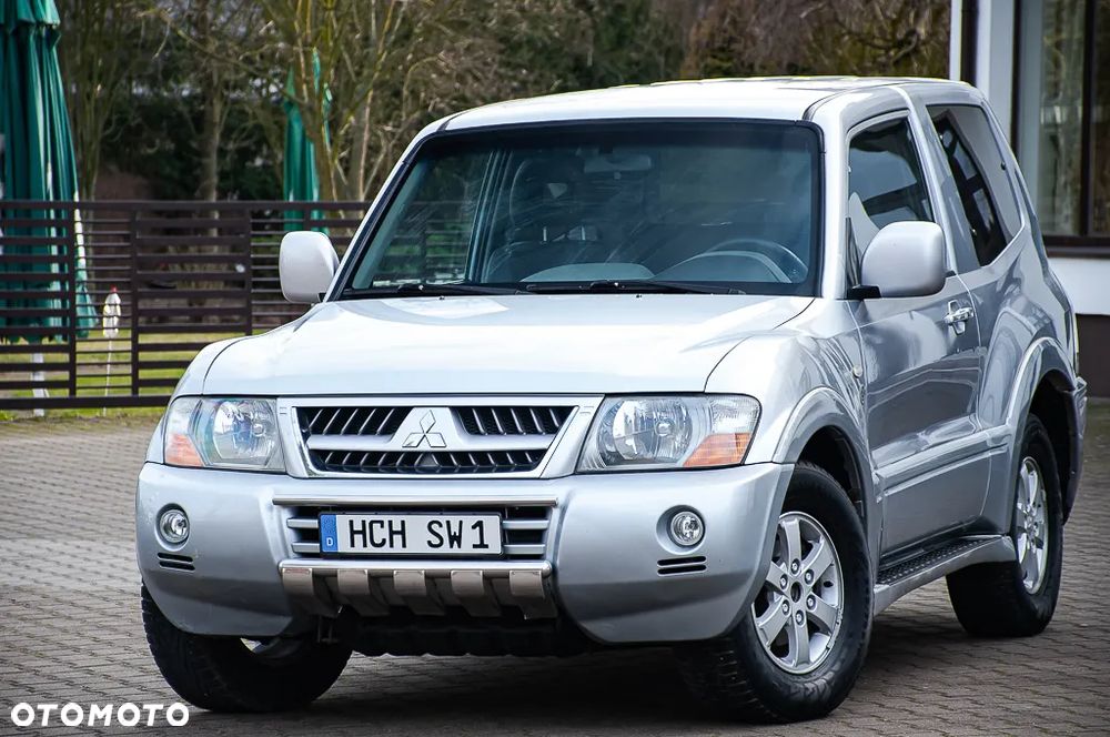 Mitsubishi Pajero 3.2 DI-D Automatik Dakar - 30