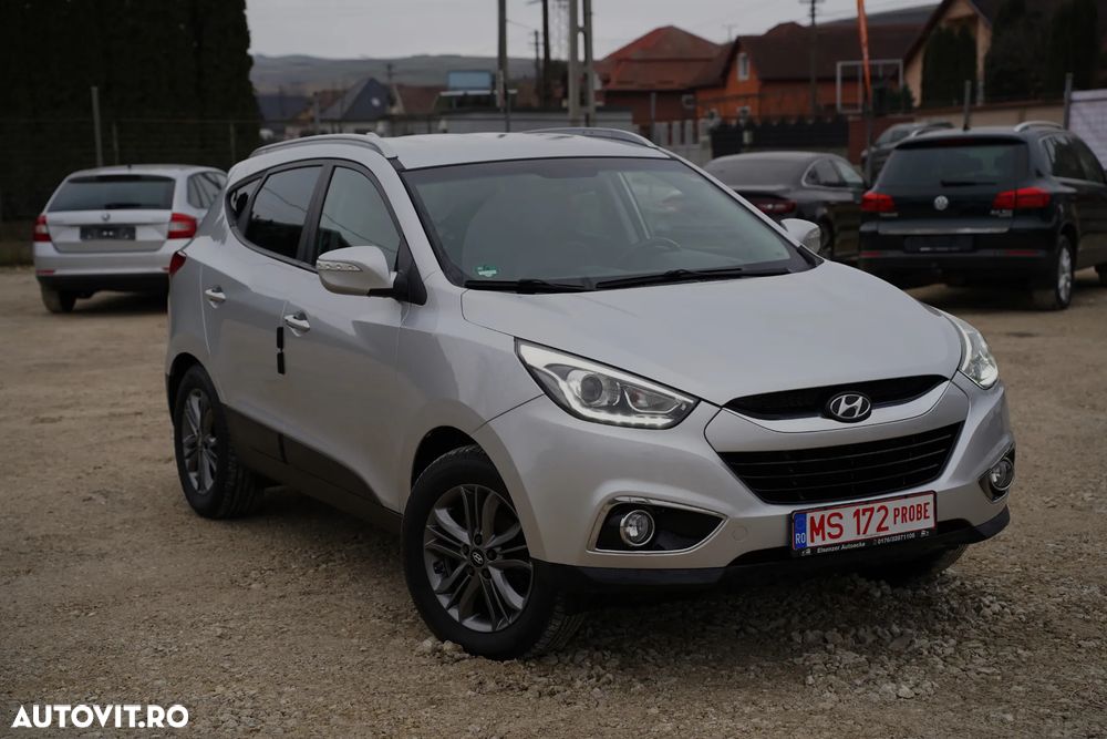 Hyundai ix35 2.0 CRDI 4WD Fifa World Cup Gold Edition - 1