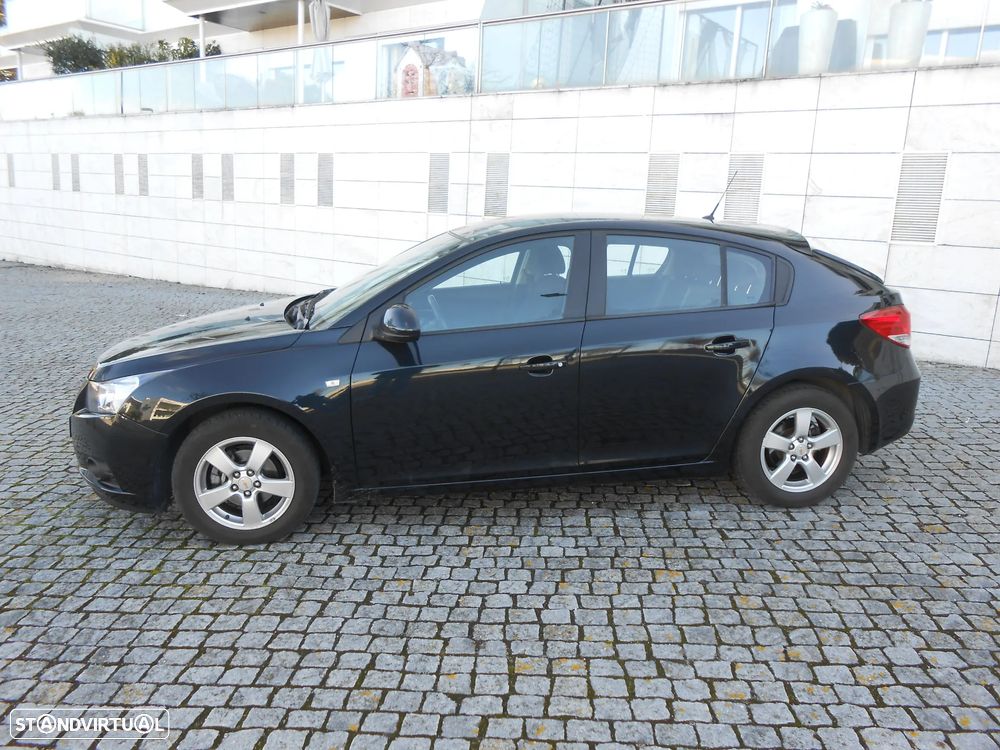 Chevrolet Cruze 1.6 LT - 10