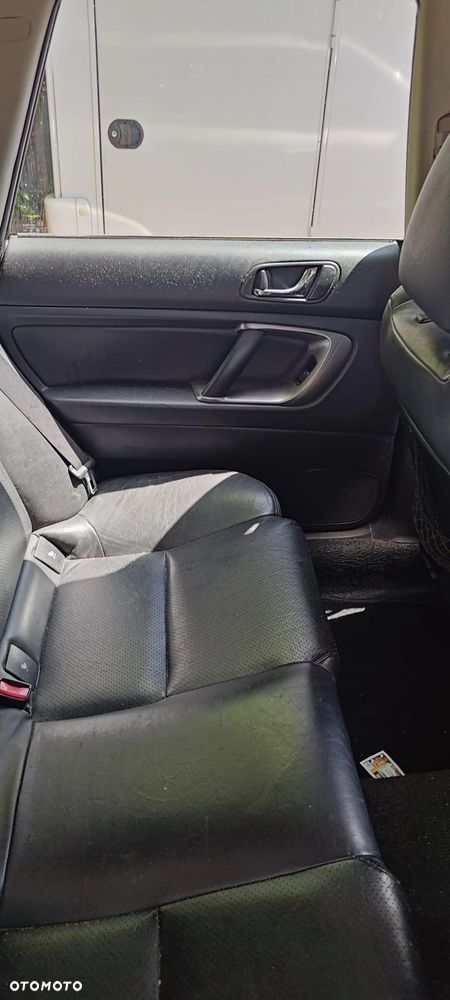 Subaru Legacy - 9