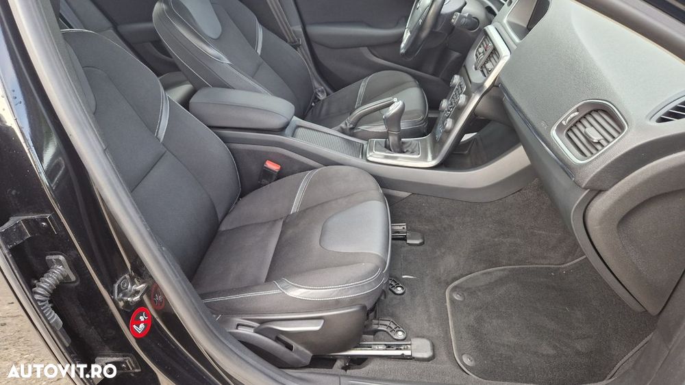 Volvo V40 D2 Momentum - 14