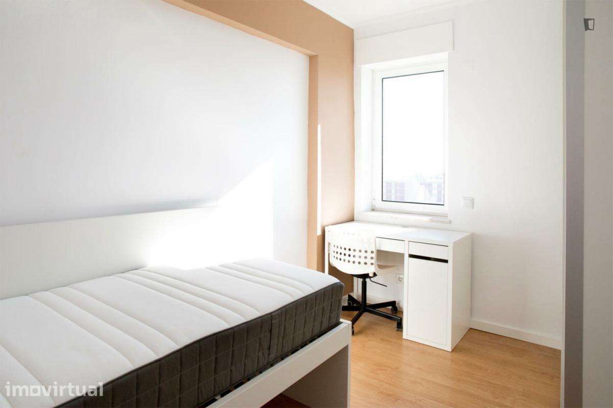 Quarto - localizado em Chelas Lisbon - Grande imagem: 5/12