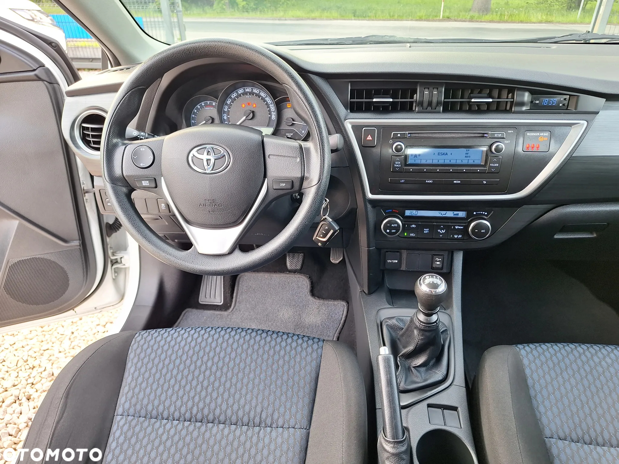 Toyota Auris 1.33 Dual-VVT-i Comfort - 25