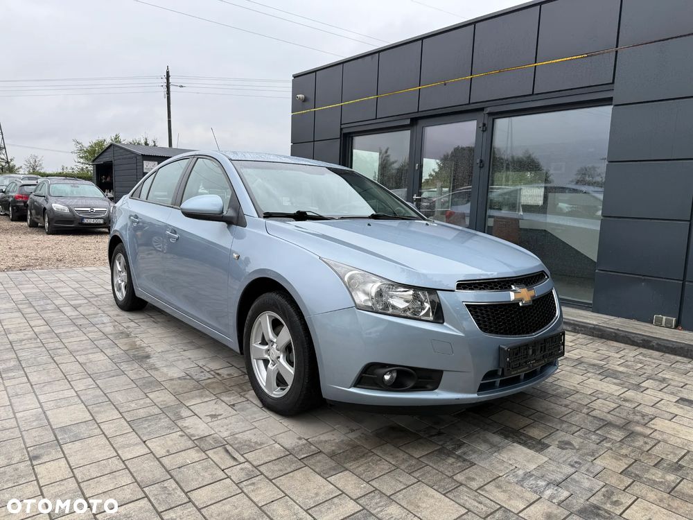 Chevrolet Cruze 1.6 LS - 8