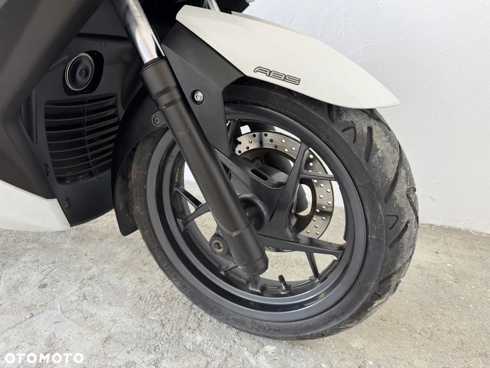 Yamaha X-max - 11