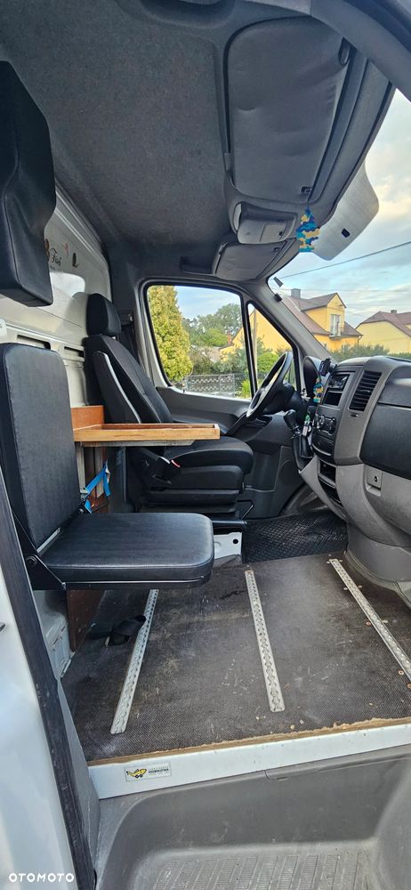 Mercedes-Benz Sprinter - 14