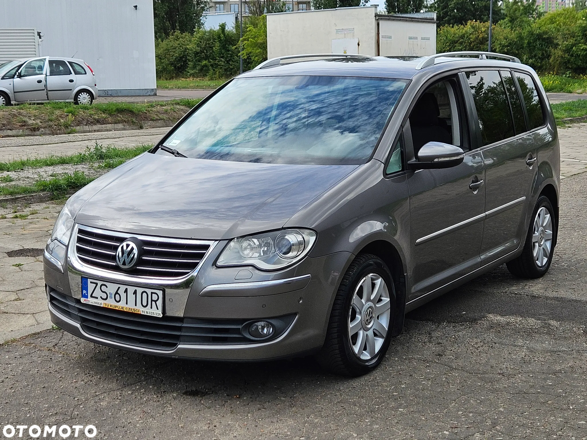 Volkswagen Touran 1.4 TSI Highline - 2