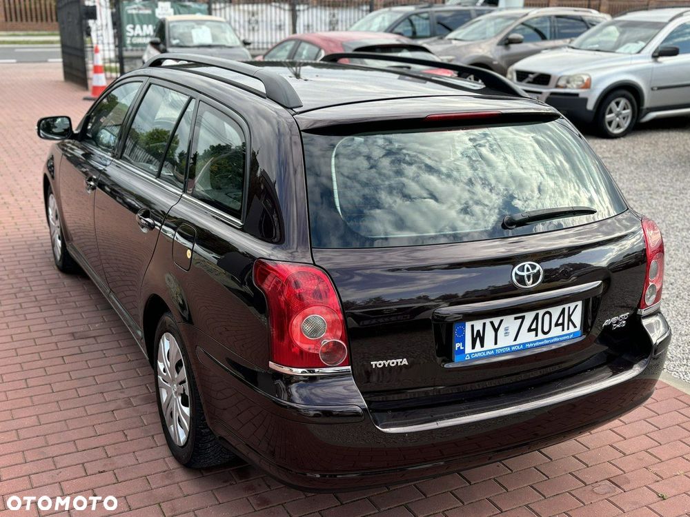 Toyota Avensis - 11