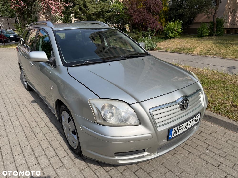 Toyota Avensis - 18