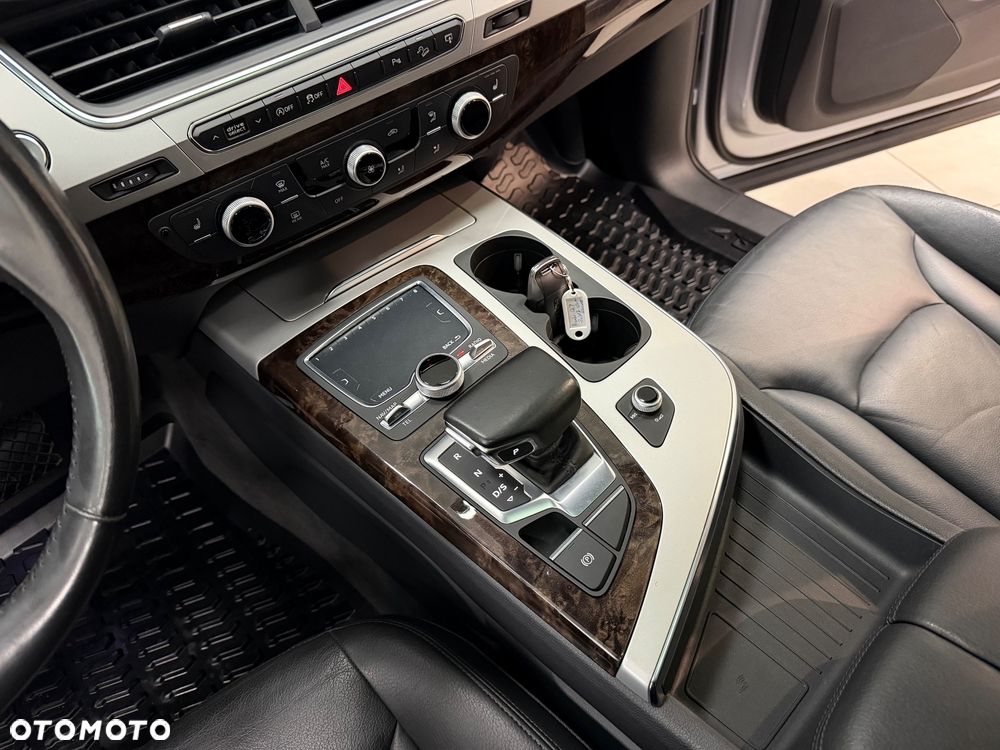 Audi Q7 - 30
