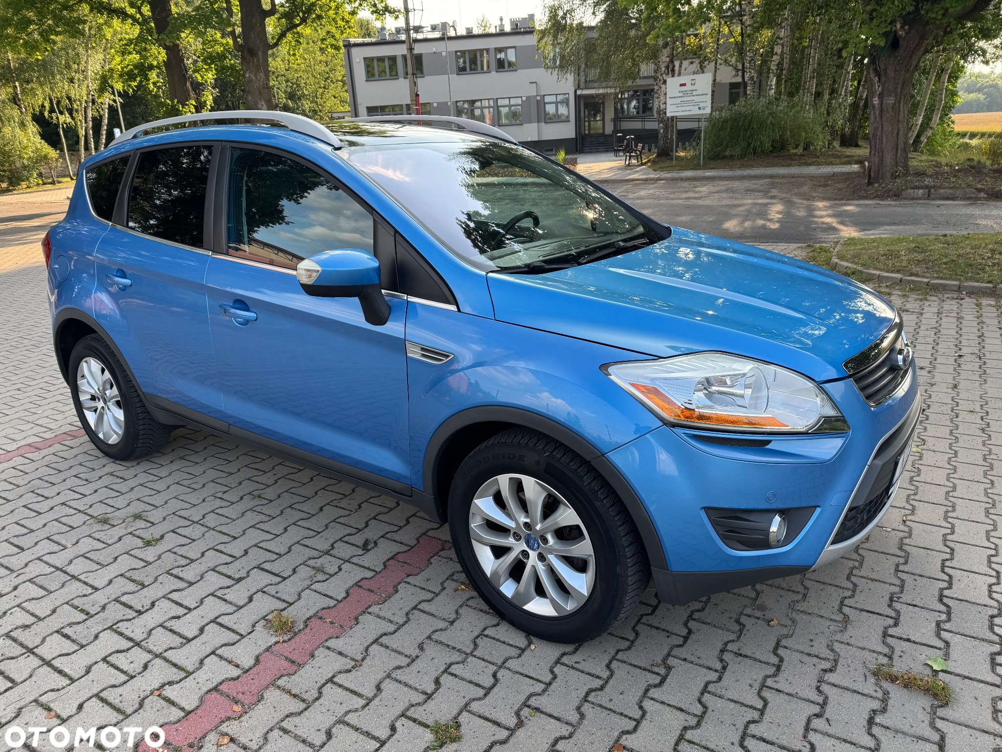 Ford Kuga - 10