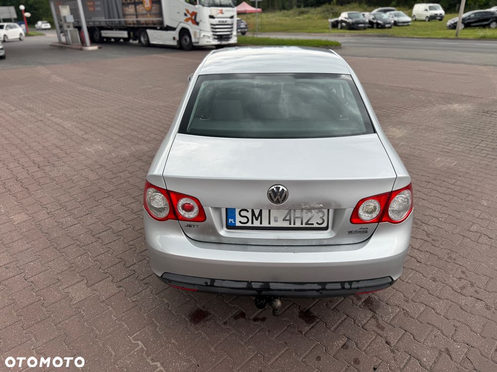 Volkswagen Jetta - 9