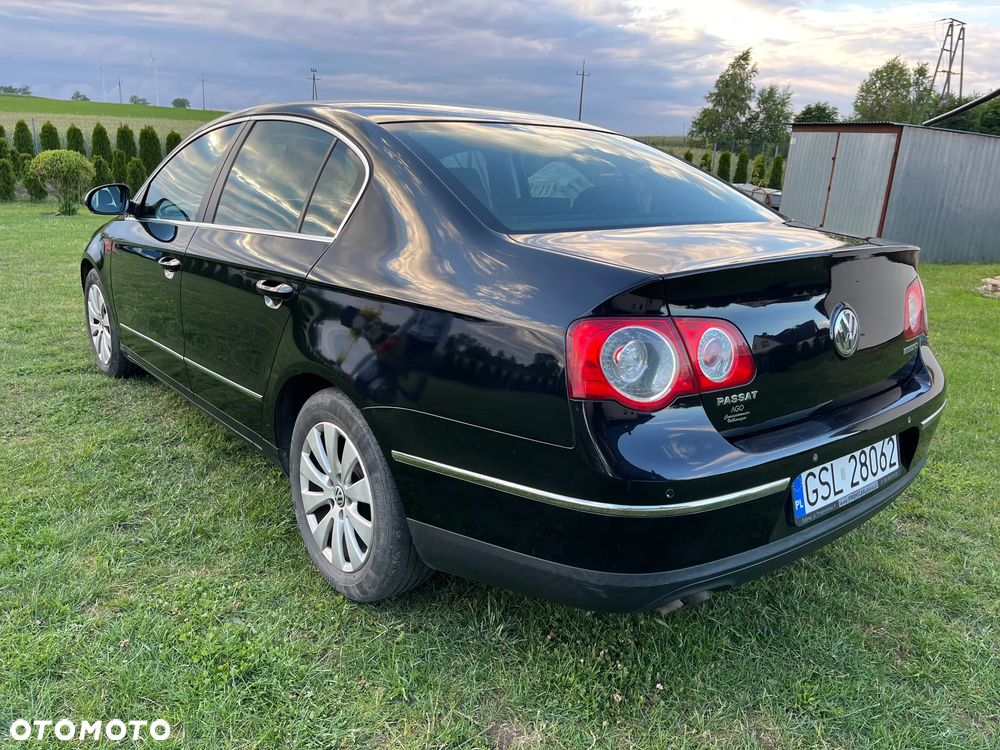 Volkswagen Passat 1.9 TDI DPF BlueMotion - 4