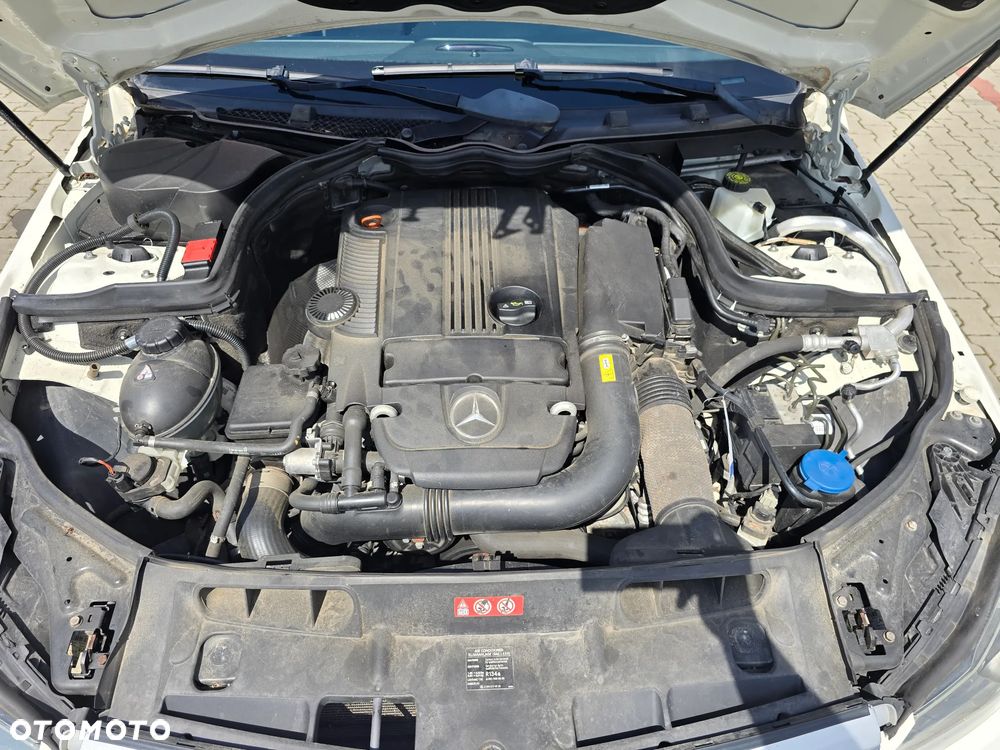 Mercedes-Benz Klasa C 180 CGI Automatik BlueEFFICIENCY SPORT EDITION - 36