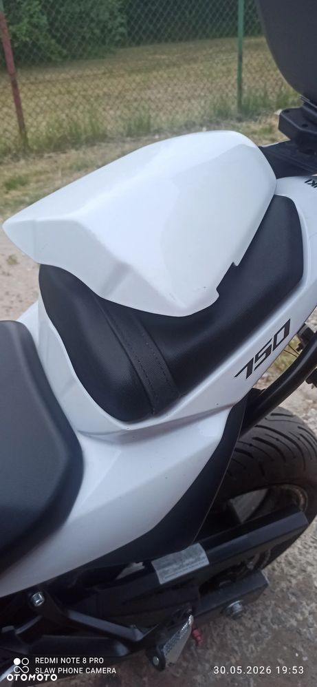Suzuki GSR - 10
