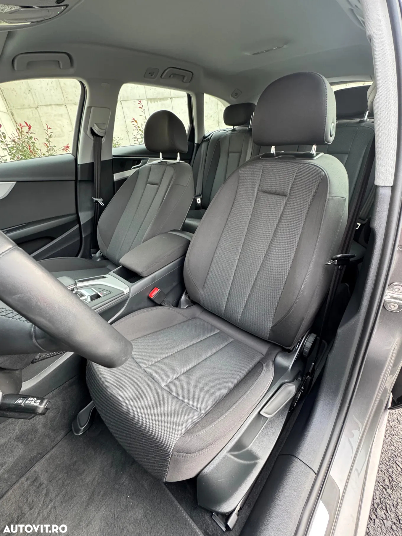 Audi A4 Avant 30 TDI S tronic - 14