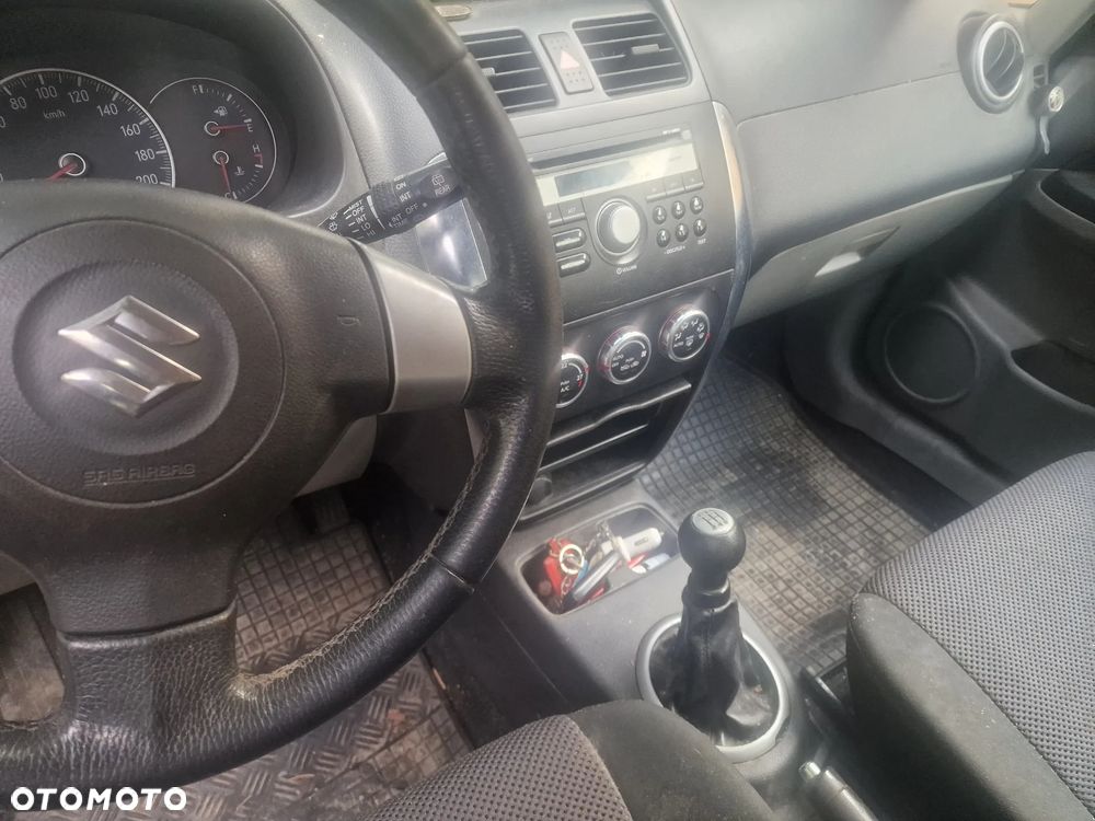 Suzuki SX4 1.6 GS / Premium 4WD - 9