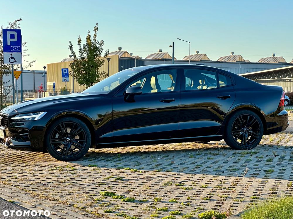 Volvo S60 2023 photo 4