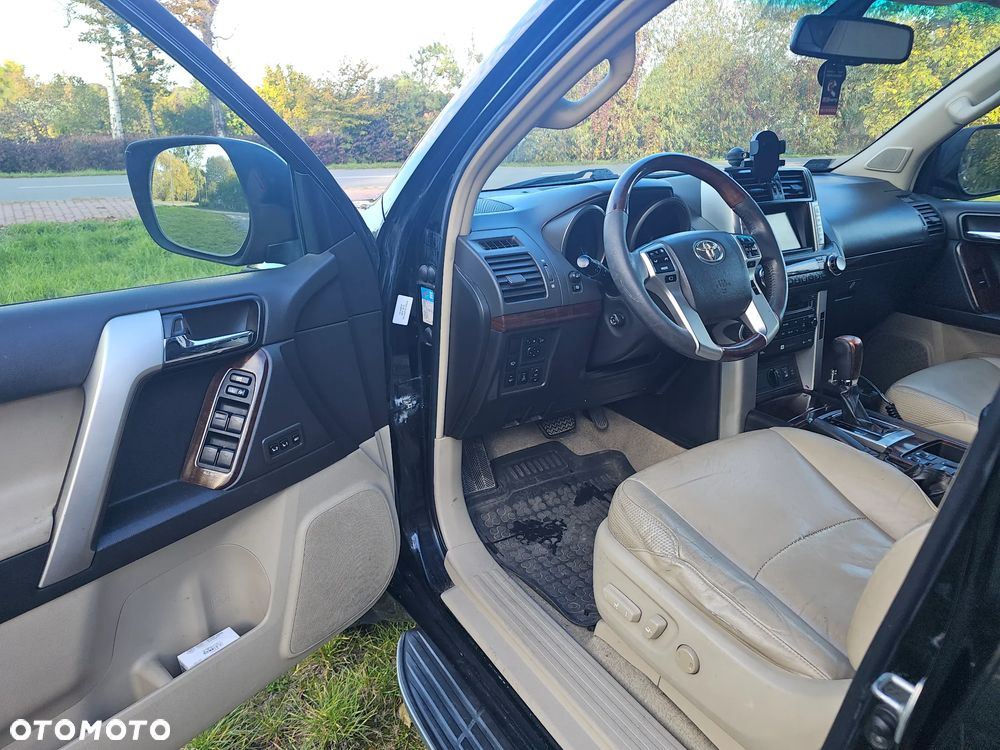 Toyota Land Cruiser 2010 photo 3