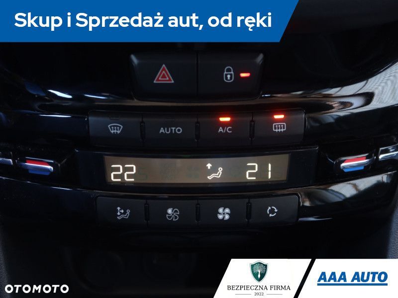 Peugeot 208 - 14