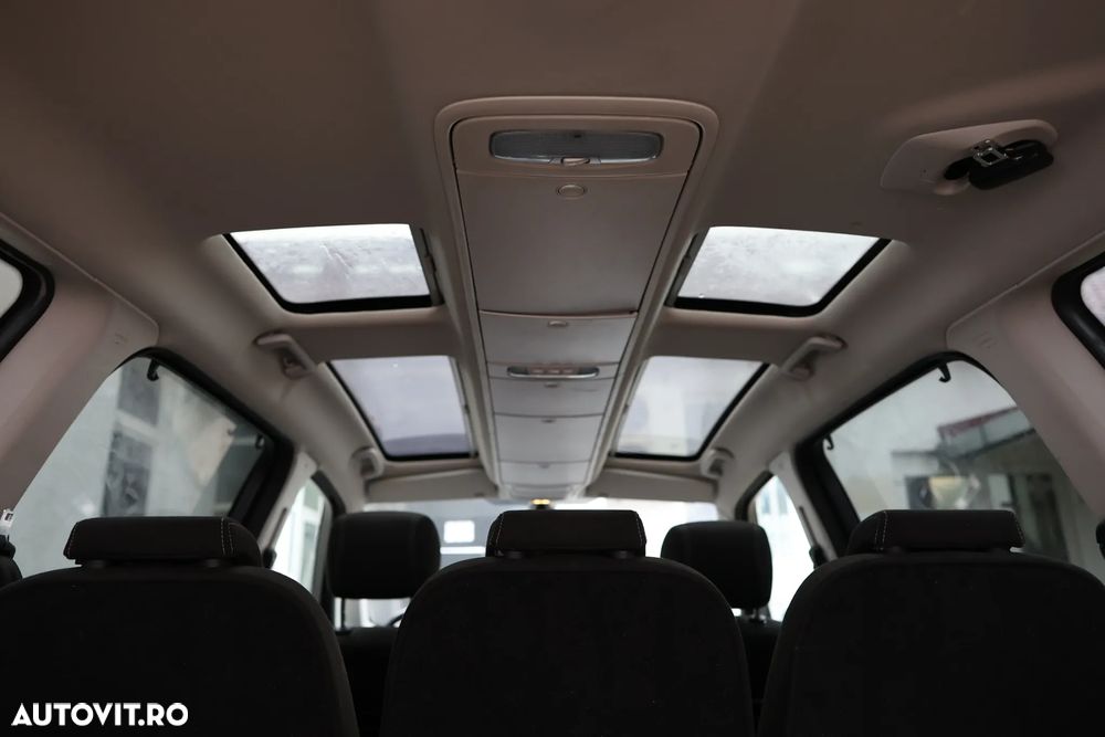 Ford Galaxy 2.0 TDCi Powershift Titanium - 11