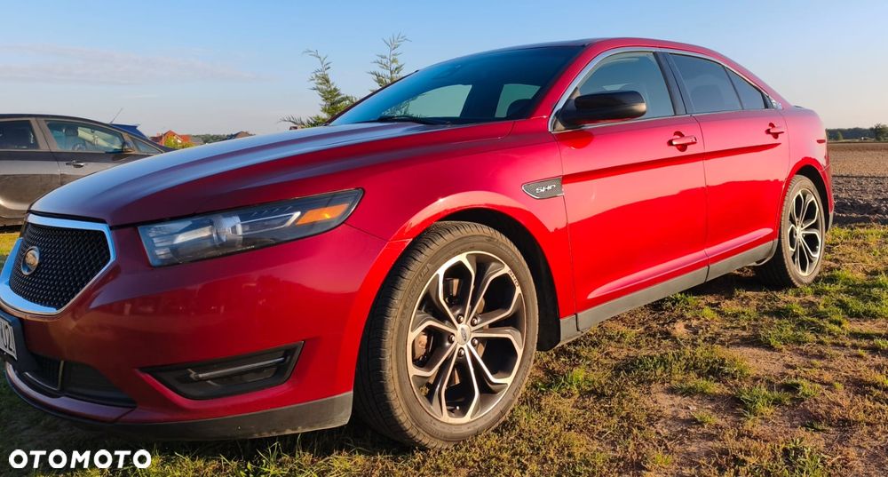 Ford Taurus - 3