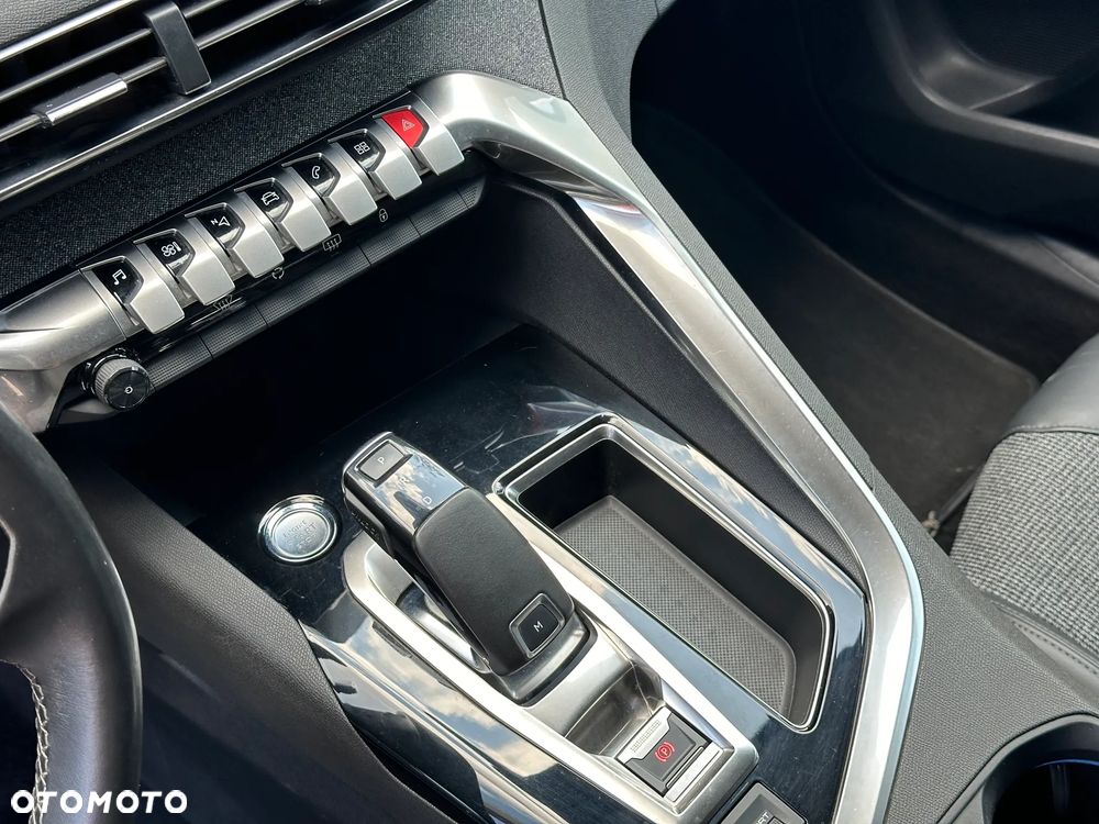 Peugeot 5008 1.6 PureTech Allure S&S EAT8 - 12