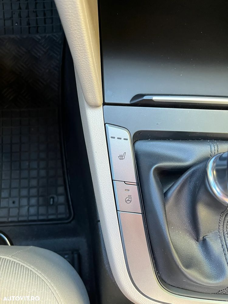 Hyundai Elantra 1.6 MPi Highway - 12