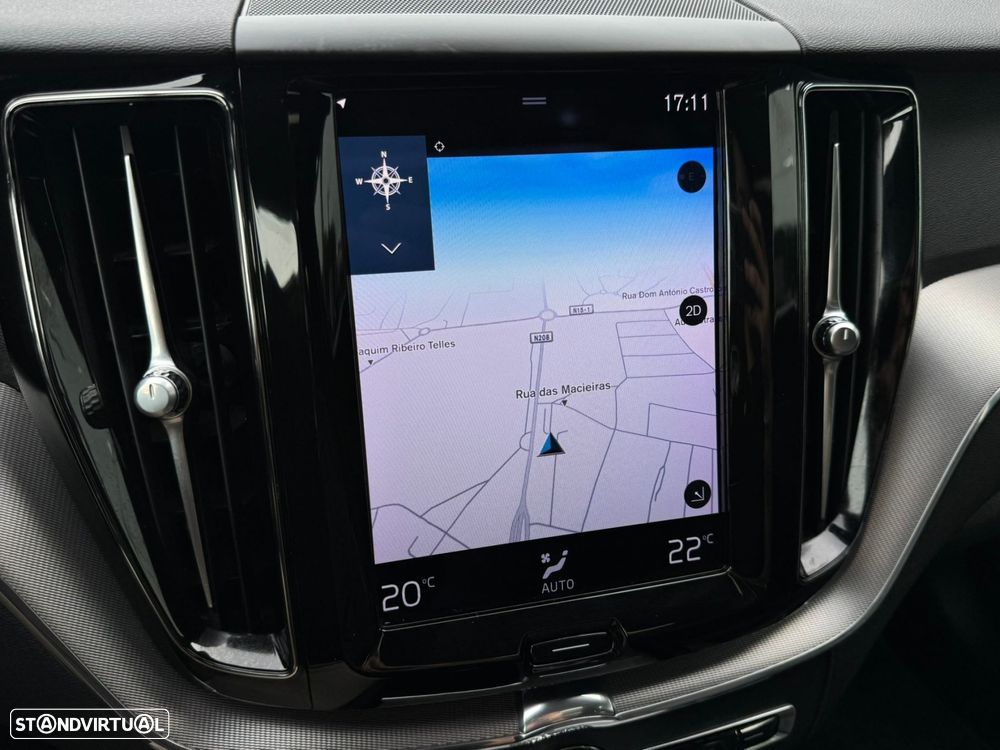 Volvo XC 60 2.0 T6 PHEV R-Design AWD - 36