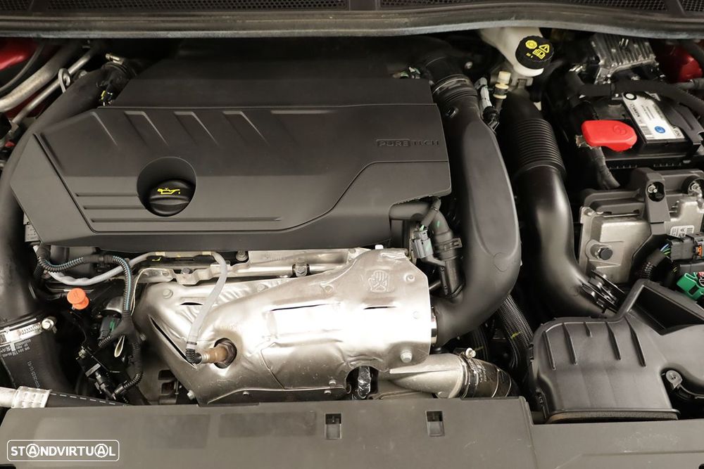 Peugeot 408 1.6 Hybrid Allure e-EAT8 - 24