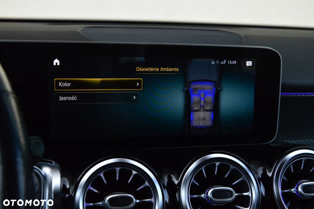 Mercedes-Benz GLB 250 4-Matic AMG Line 8G-DCT - 27