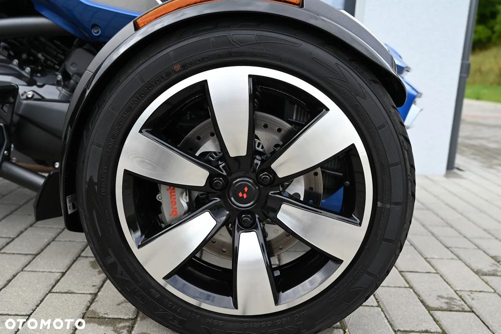 Can-Am Spyder - 18