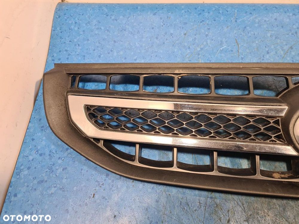 KIA SPORTAGE II LIFT ATRAPA / GRILL - 2