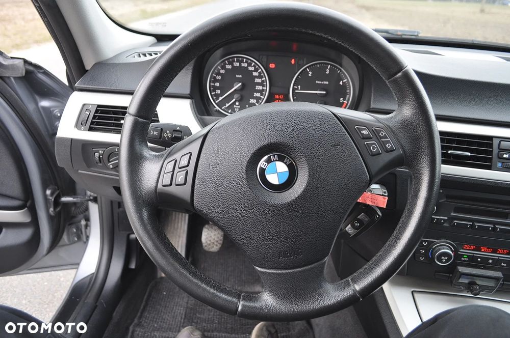 BMW Seria 3 316d Modern Line - 24