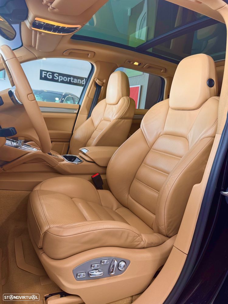 Porsche Cayenne - 16