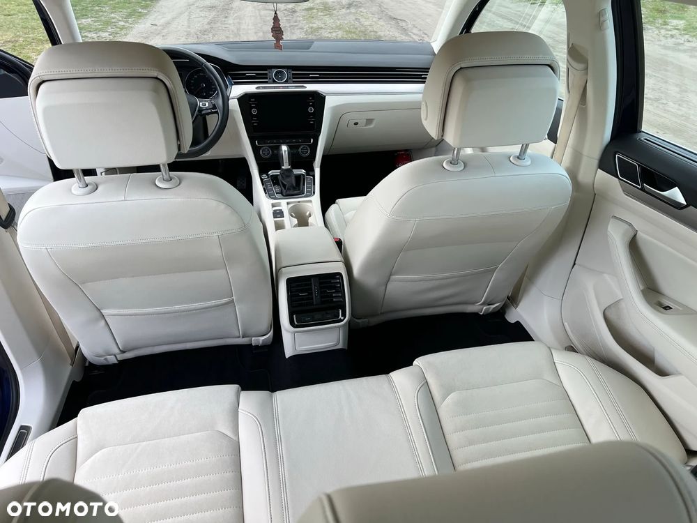 Volkswagen Passat - 23