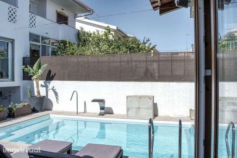Moradia T 5 com apartamento no Estoril com piscina Aquecida - Grande imagem: 3/12