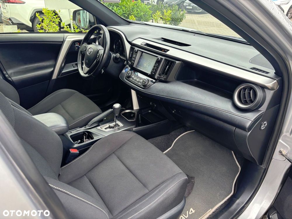 Toyota RAV4 Hybrid Premium 4x2 - 14