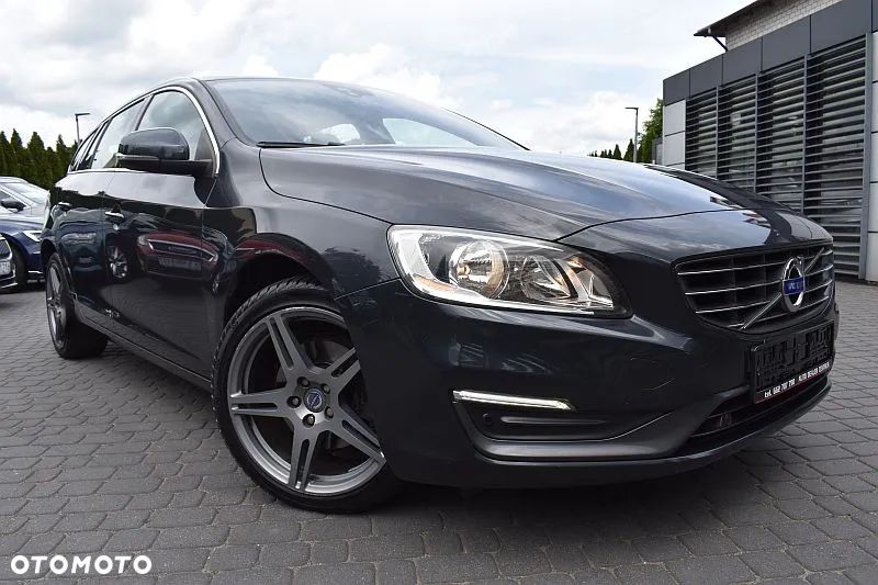 Volvo V60 D4 Momentum - 1